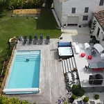 Whaou 5*, Piscine Chauffée, Jacuzzi Sémussac
