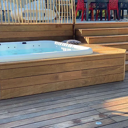 Whaou 5*, Piscine Chauffee, Jacuzzi * Sémussac