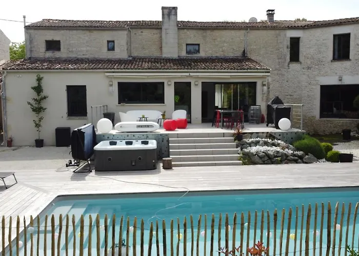 Whaou 5*, Piscine Chauffée, Jacuzzi Villa *